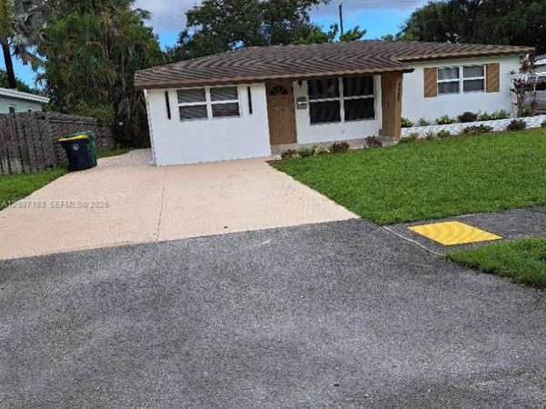 4982 SW 29th Ter , Dania Beach, FL 33312