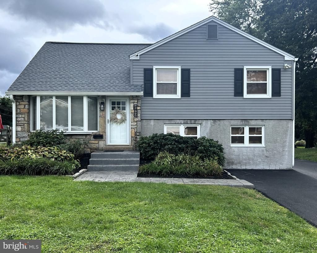 1312 BRADFORD ROAD, ORELAND, PA 19075