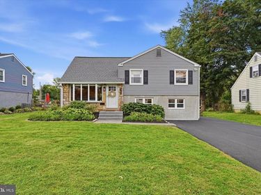 1312 BRADFORD ROAD, ORELAND, PA 19075
