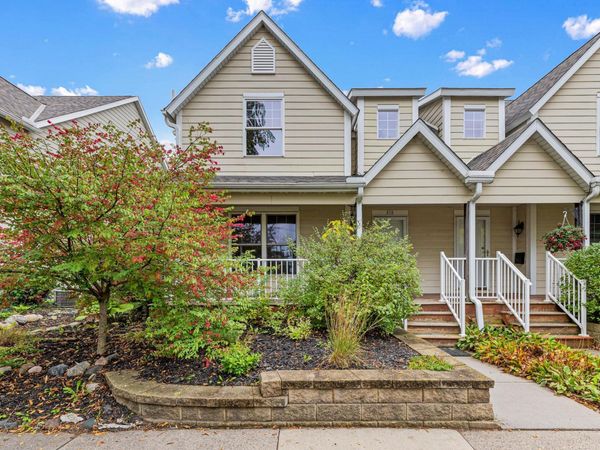818 24th Avenue NE, Minneapolis, MN 55418