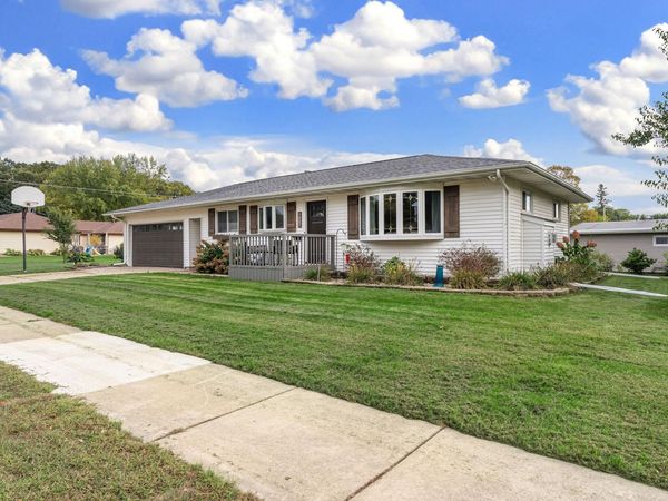 1807 2nd Avenue NW, Austin, MN 55912