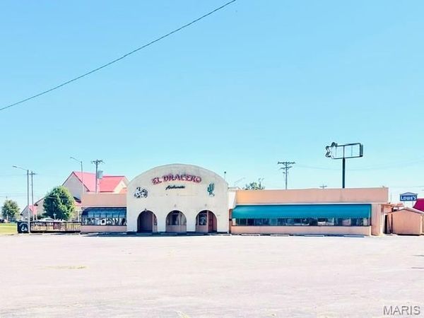 1103 S Main Street , Sikeston, MO 63801