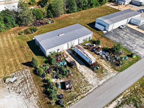 22960 Perimeter Lane , Lebanon, MO 65536