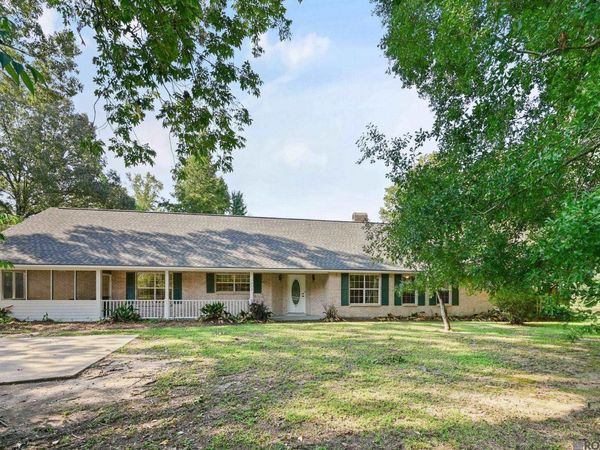 1072 Rollins Rd, Zachary, LA 70791