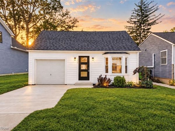 208 Sunset Road , Avon Lake, OH 44012