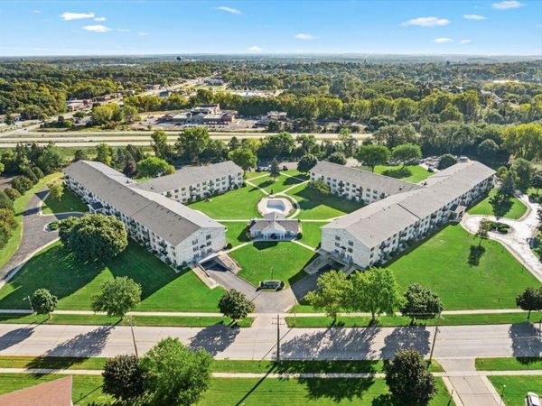 125 N University Dr, Unit 108, West Bend, WI 53095