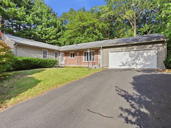 185 Redfern Dr, Longmeadow, MA 01106