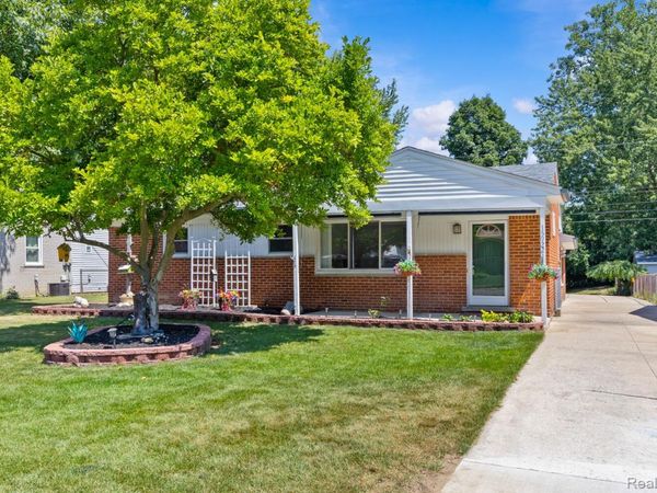 15922 Deering Street, Livonia, Mi 48154