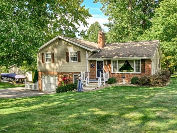 2209 Auberry Drive , Akron, OH 44312