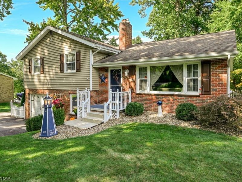 2209 Auberry Drive, Akron, OH 44312 Photo 2