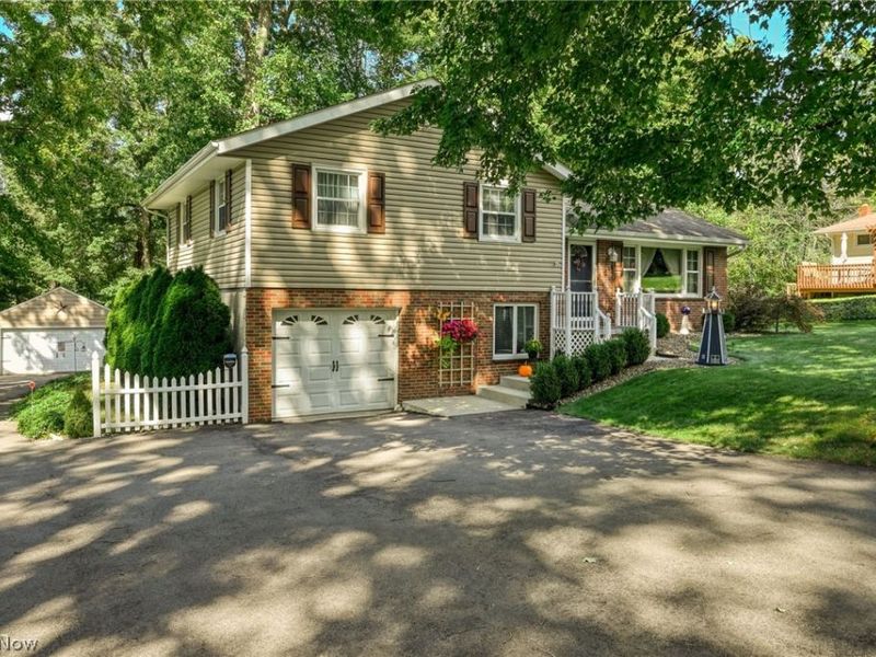 2209 Auberry Drive, Akron, OH 44312 Photo 3