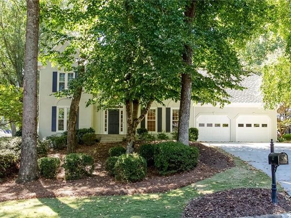 537 Delphinium Way NW, Acworth, GA 30102