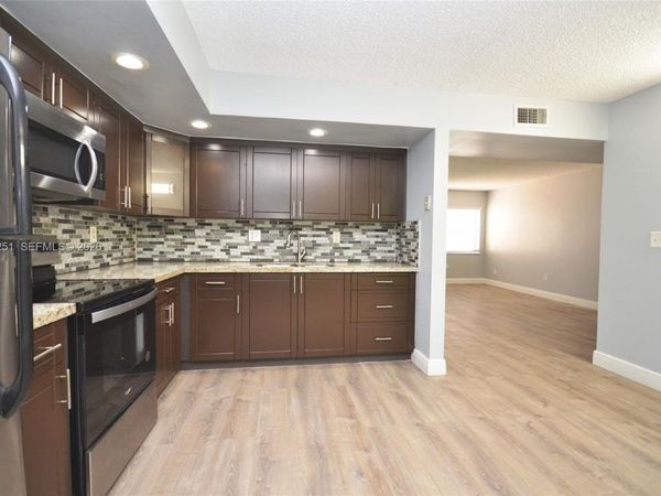 8600 SW 133rd Ave Rd, Unit 407, Miami, FL 33183
