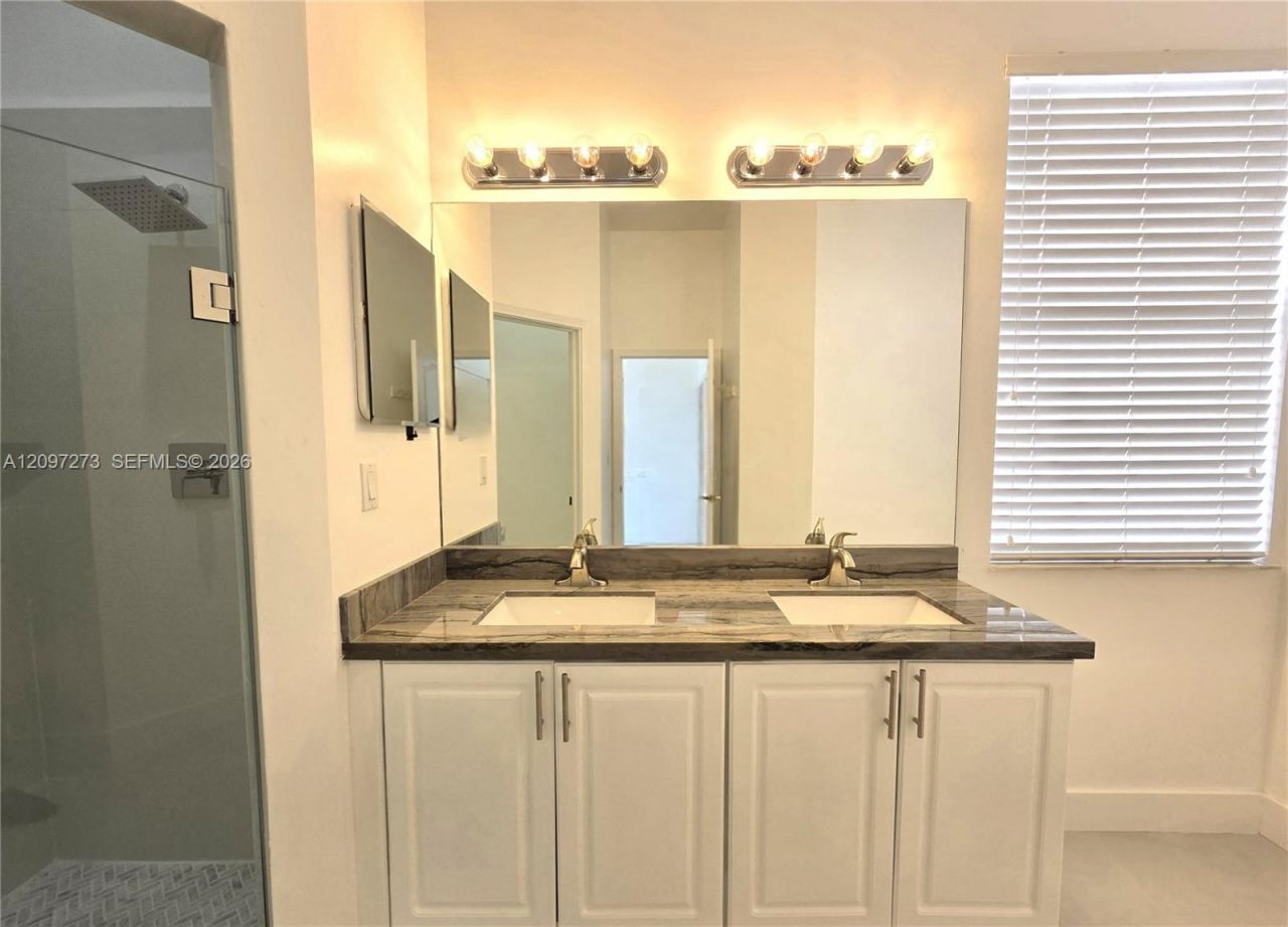 16240 SW 66 St , Miami, FL 33193 Photo