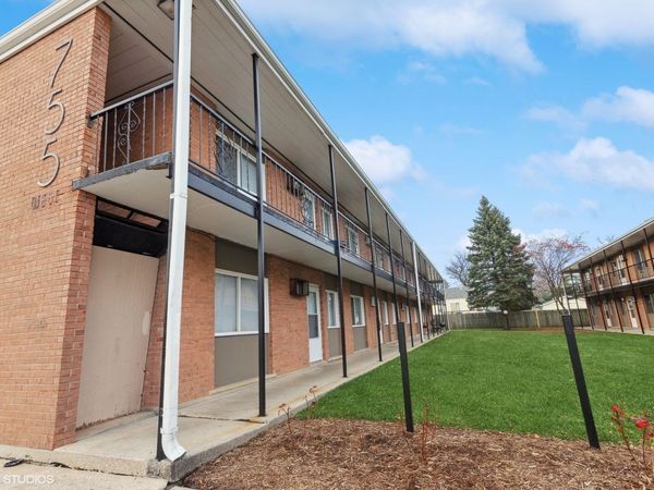 755 S Nelson Avenue, Unit 2W, Kankakee, IL 60901