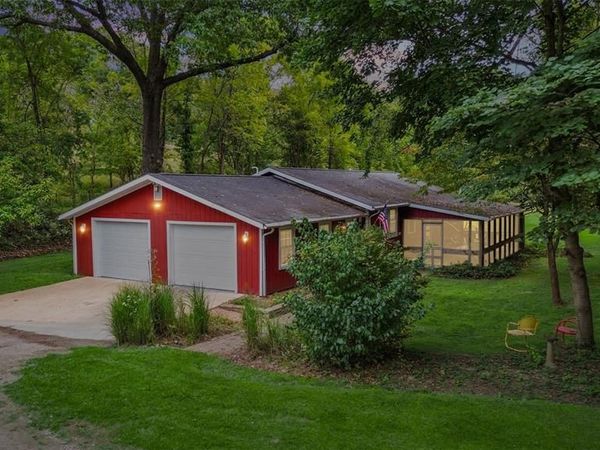 26302 Elsah Hills Drive , Dow, IL 62022