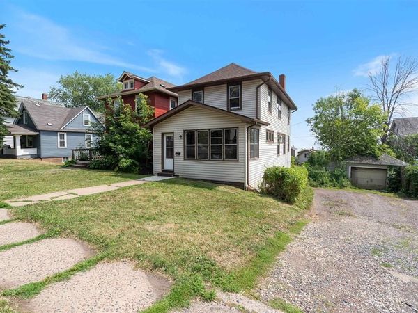 1110 E 10th Street , Duluth, MN 55805