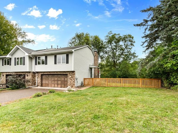 212 Transit Avenue, Roseville, MN 55113