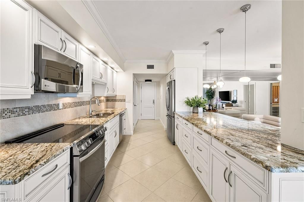 3401 Gulf Shore Blvd N, Unit 205, Naples, FL 34103 Photo