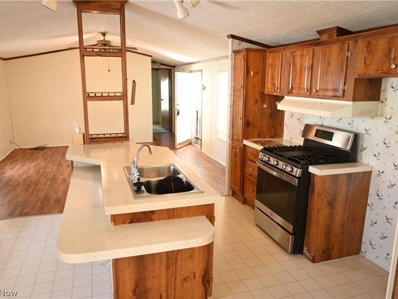 13 Grand, Olmsted Township, OH 44138 Photo 6
