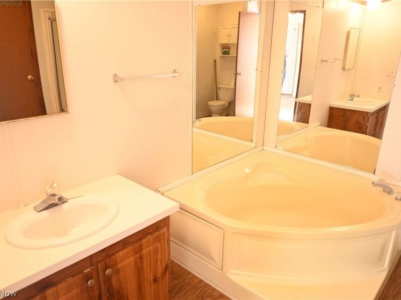 13 Grand, Olmsted Township, OH 44138 Photo 9