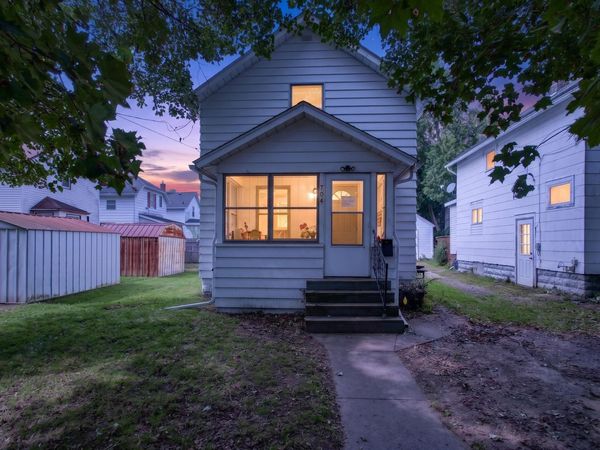 704 Orange Street, Jackson, MI 49202