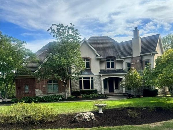 1416 Woodbury Drive, Liberty, MO 64068