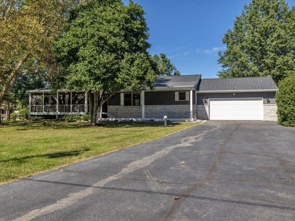 141 W 850 N , Valparaiso, IN 46385