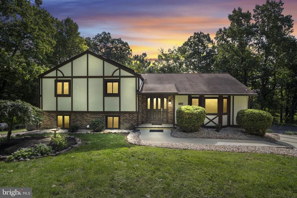 2251 LONGS GAP ROAD , CARLISLE, PA 17013