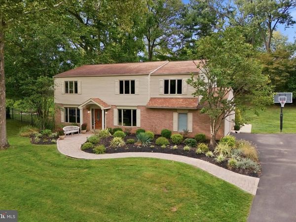 33 SUGAR MAPLE LANE , LAFAYETTE HILL, PA 19444
