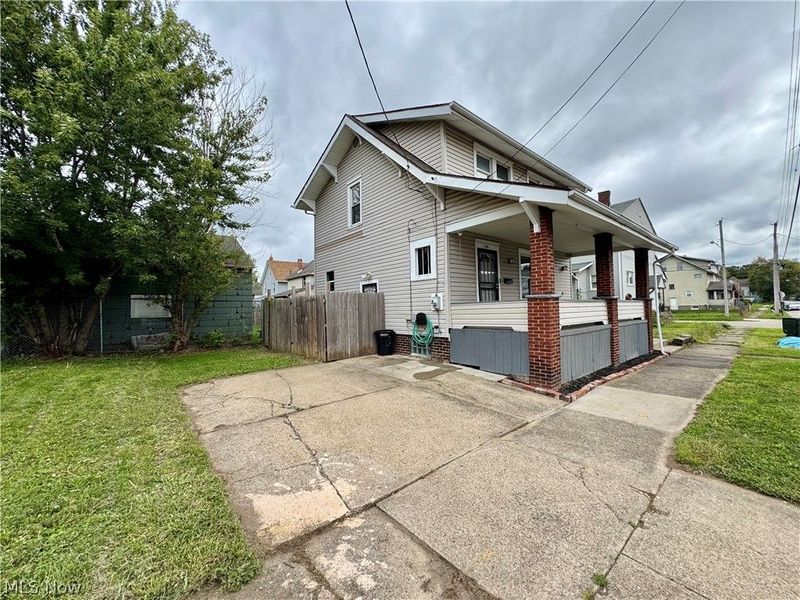 2307 10th Street SW, Canton, OH 44706 Photo 2