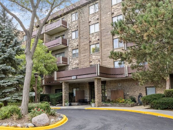 700 Wellington Avenue , Unit 509, Elk Grove Village, IL 60007