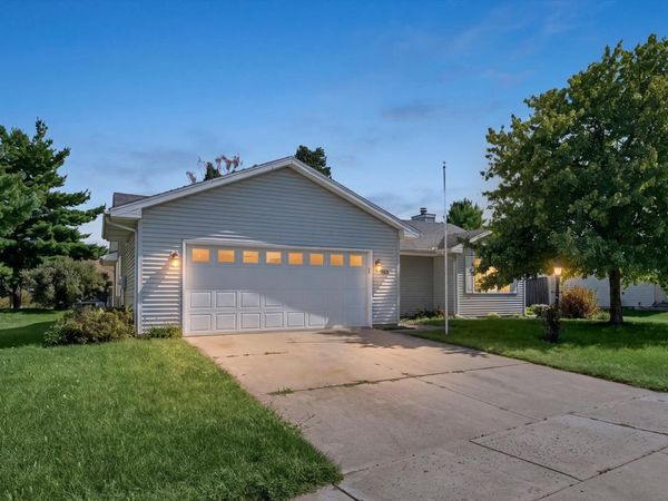 508 Wesley Avenue , Savoy, IL 61874
