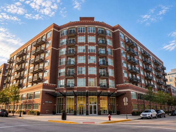 1000 W ADAMS Street, Unit 607, Chicago, IL 60607