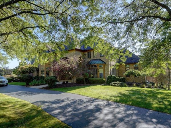 17 Sunrise Park, Pittsford, NY 14534