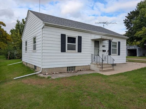 461 2nd Street NW, Wells, MN 56097