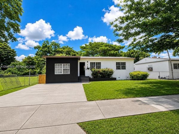 1035 NW 50th St , Miami, FL 33127