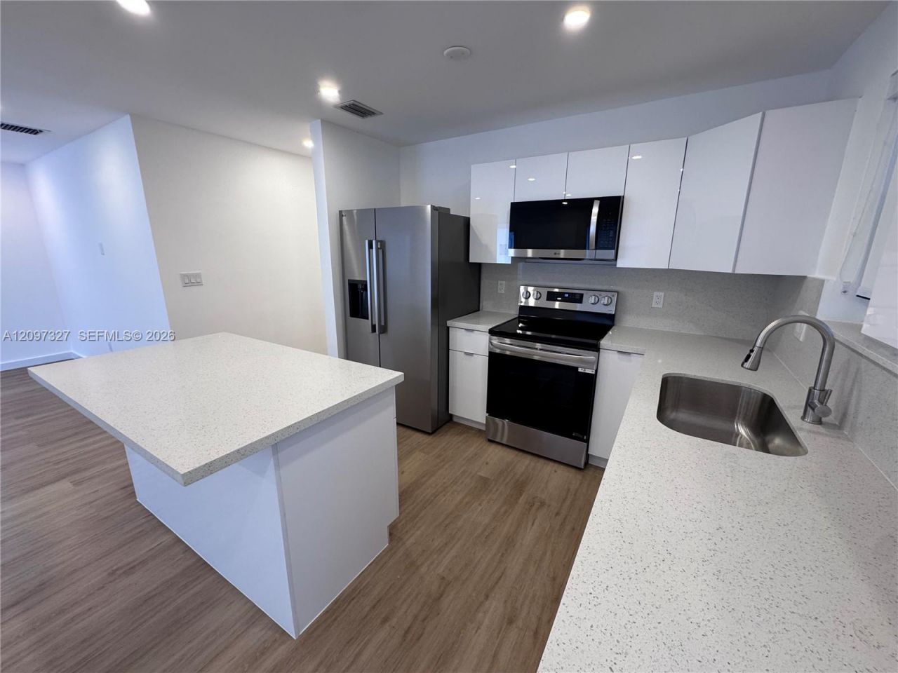 352 SW 17th Rd, Unit 352, Miami, FL 33129 Photo