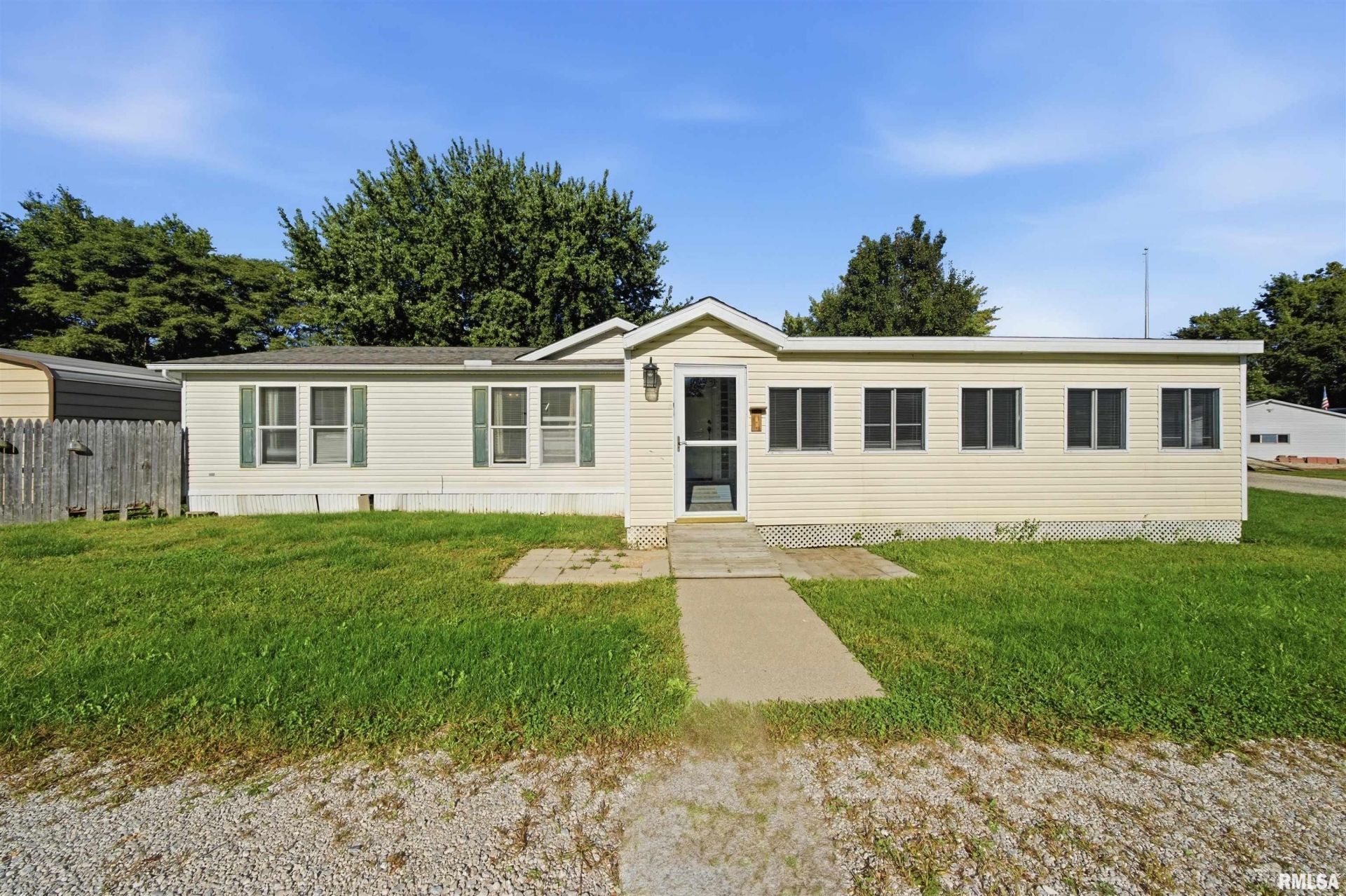 109 Hollyhock Lane, Metamora, IL 61548 Main Photo