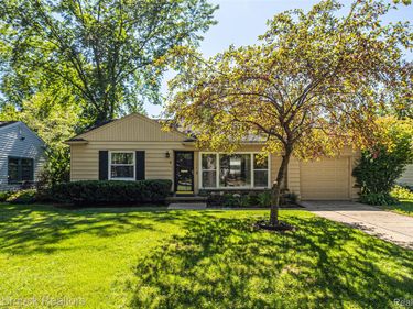 15743 Birwood Avenue, Beverly Hills Village, Mi 48025