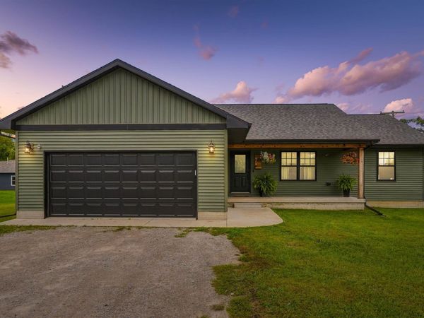 502 E Walnut Street, Quasqueton, IA 52326