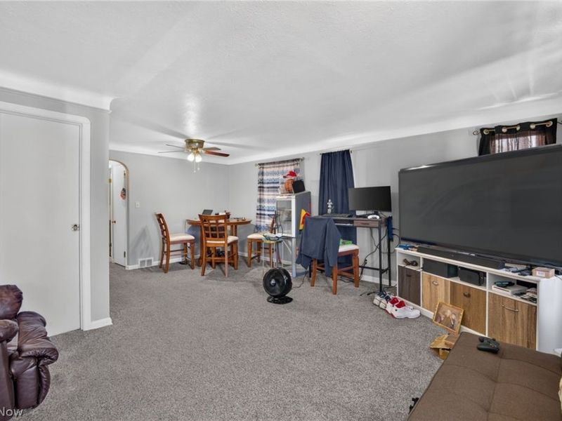 5603 Warwick Drive, Parma, OH 44129 Photo 4