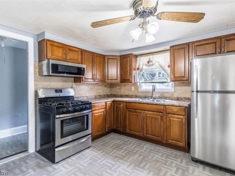 3577 W 46, Cleveland, OH 44102 Photo 5