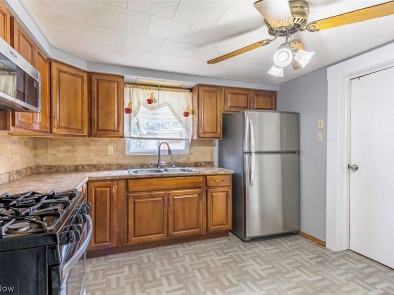 3577 W 46, Cleveland, OH 44102 Photo 7