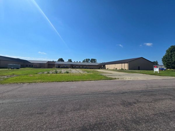 300 16th Avenue SE, Waseca, MN 56093