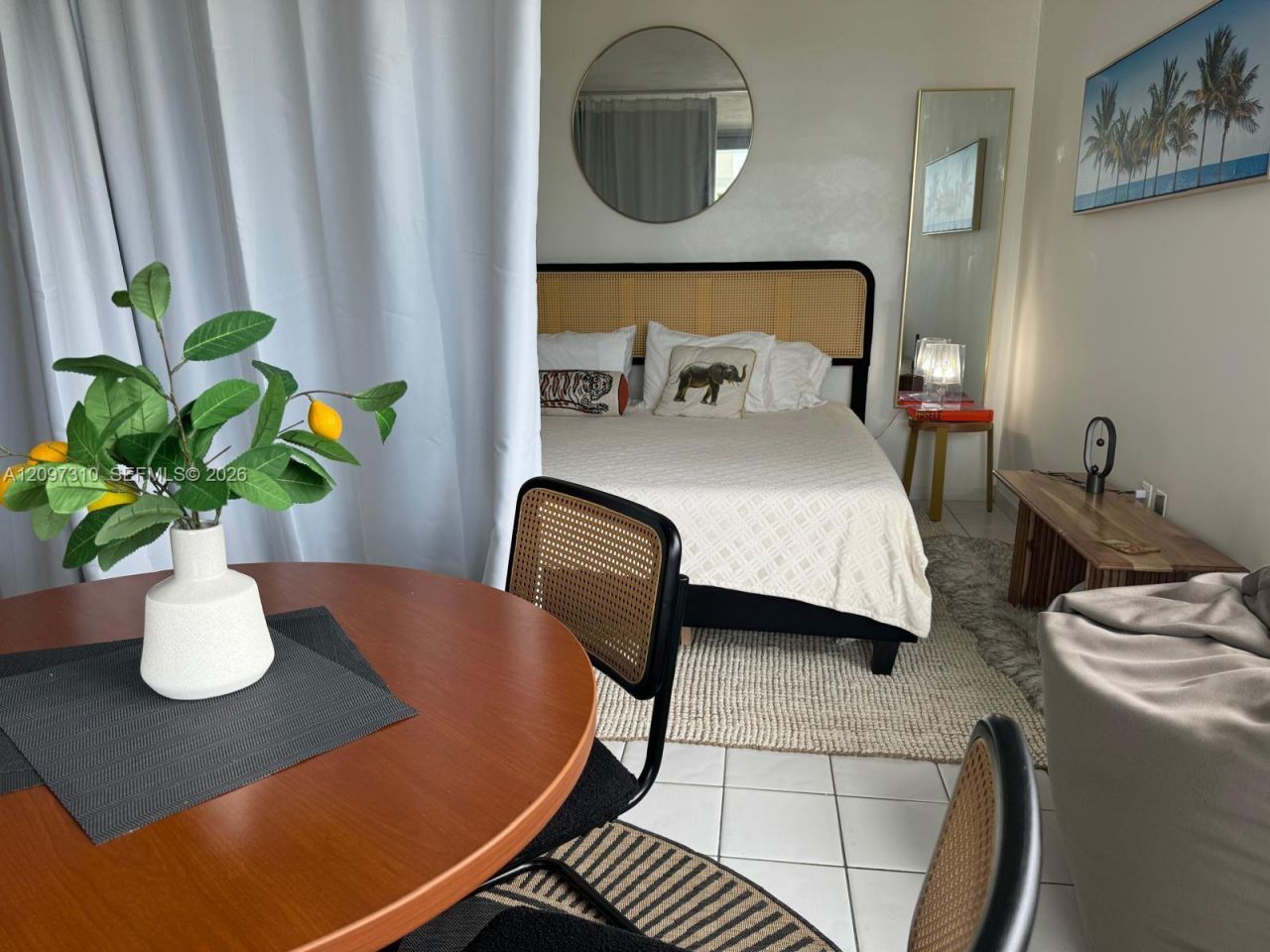 2899 Collins Ave, Unit 425, Miami Beach, FL 33140 Photo