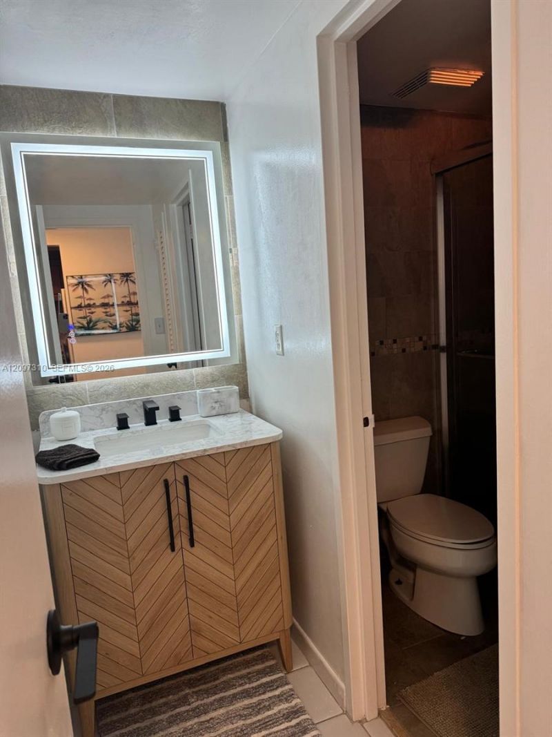 2899 Collins Ave, Unit 425, Miami Beach, FL 33140 Photo