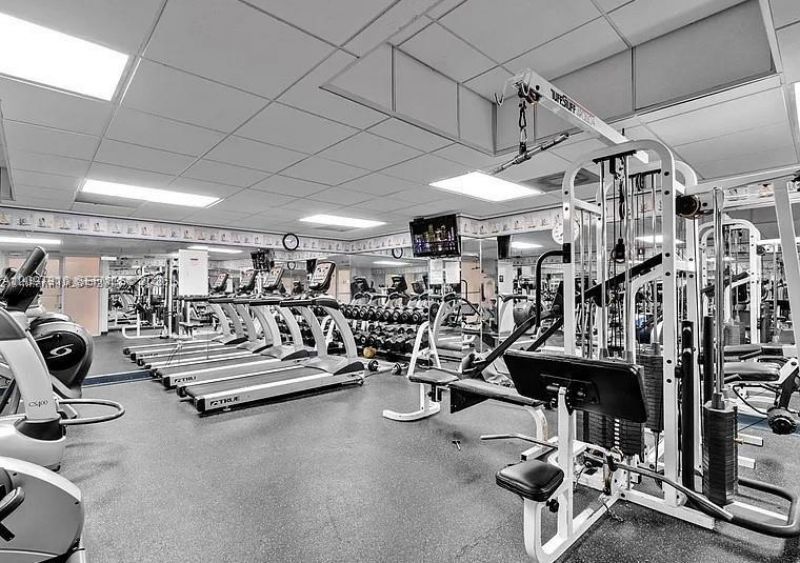 2899 Collins Ave, Unit 425, Miami Beach, FL 33140 Photo