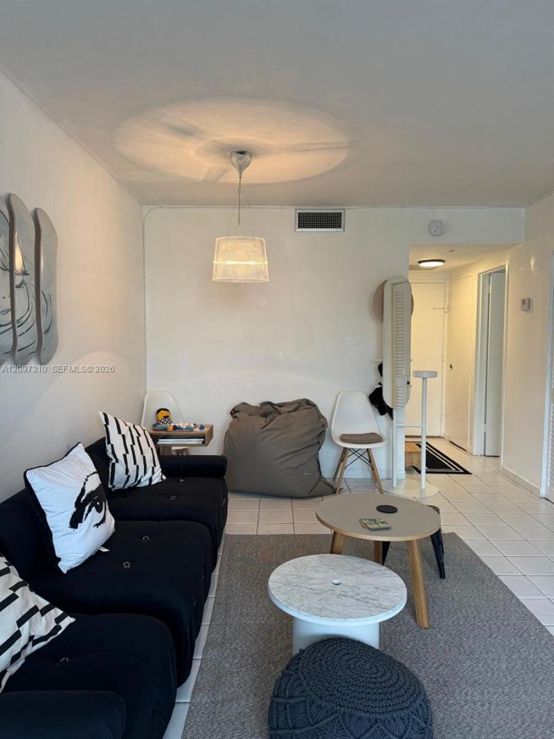2899 Collins Ave, Unit 425, Miami Beach, FL 33140 Photo