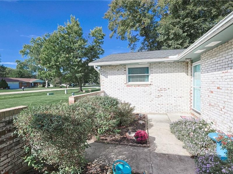885 Michaels Road, Tipp City, OH 45371 Photo 4